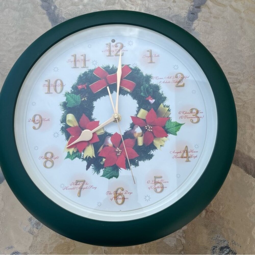 Ergo Christmas Old Tyme Caroling Clock - Tested & Works